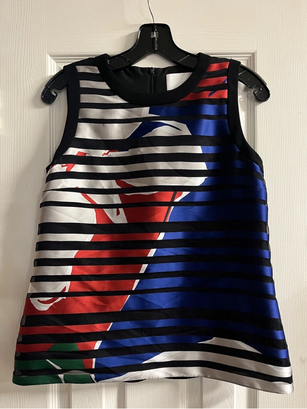 Hugo Boss Sleeveless Striped Floral Print Top - Black, White, Red, Blue Size 4